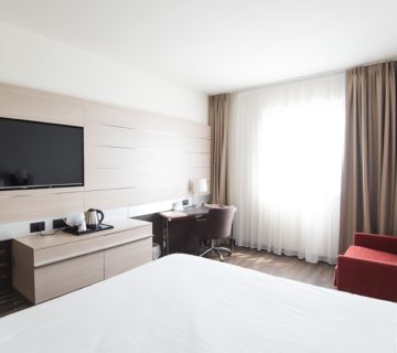 Paul postema VoEocAfaWG8 unsplash 360x320